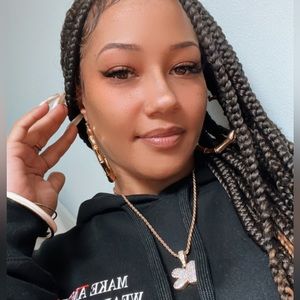 Letter chain bling pendant A-z in gold or silver tone